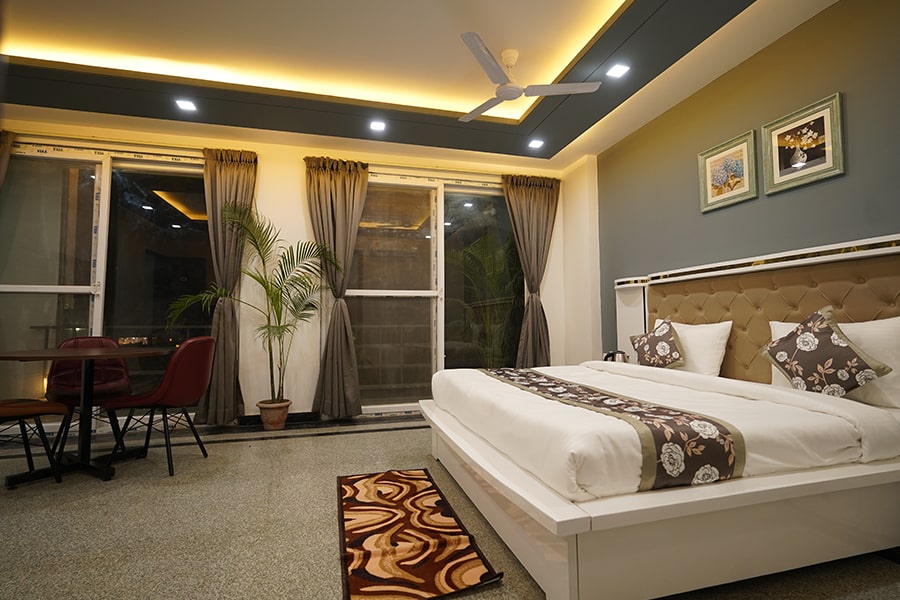Best Accommodation in Gurgaon, Sector 52