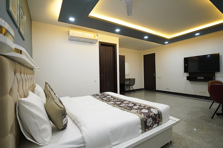 Best Accommodation in Gurgaon, Sector 52