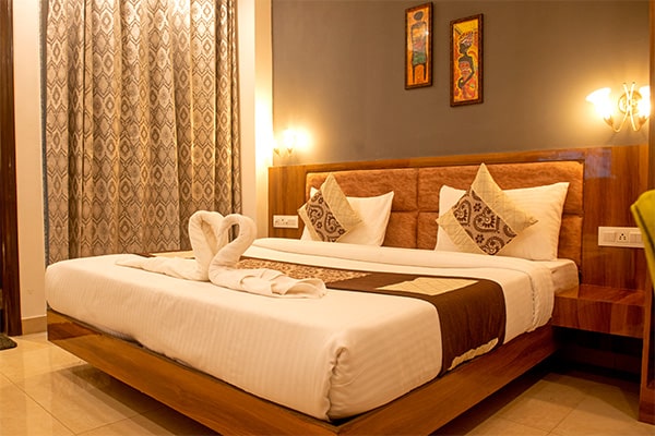 Best Accommodation in Sector 45, Gurgaon