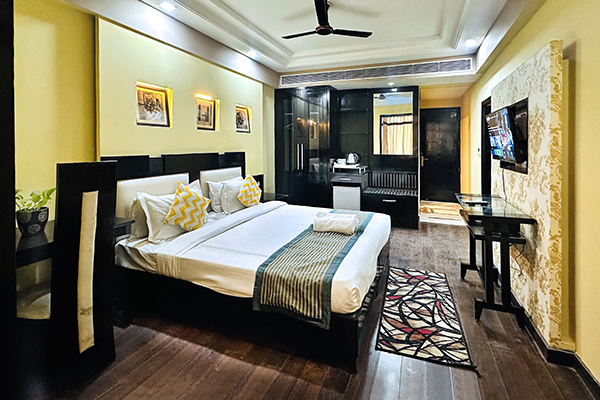Best Accommodation in Gurgaon - Suite Room