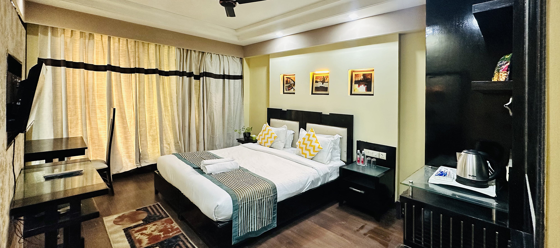 Best Accommodation in Gurgaon, Sector 24 - Deluxe Rooms